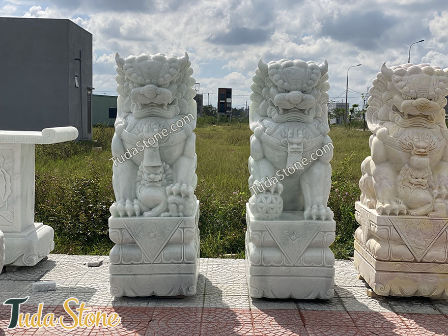 Tượng Kỳ Lân bằng đá trắng trong xanh nhẹ (KL-19)