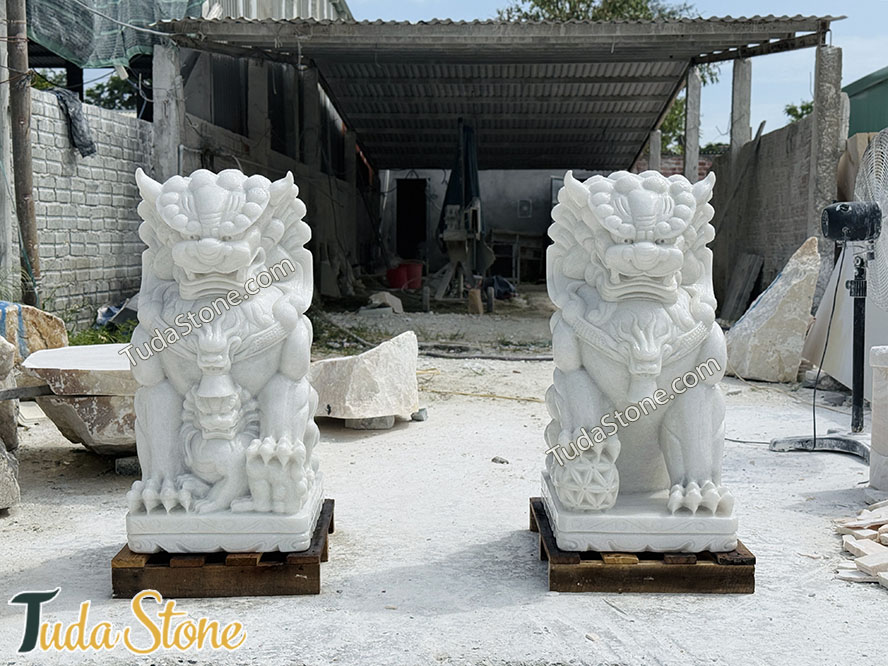 Tượng Kỳ Lân bằng đá trắng