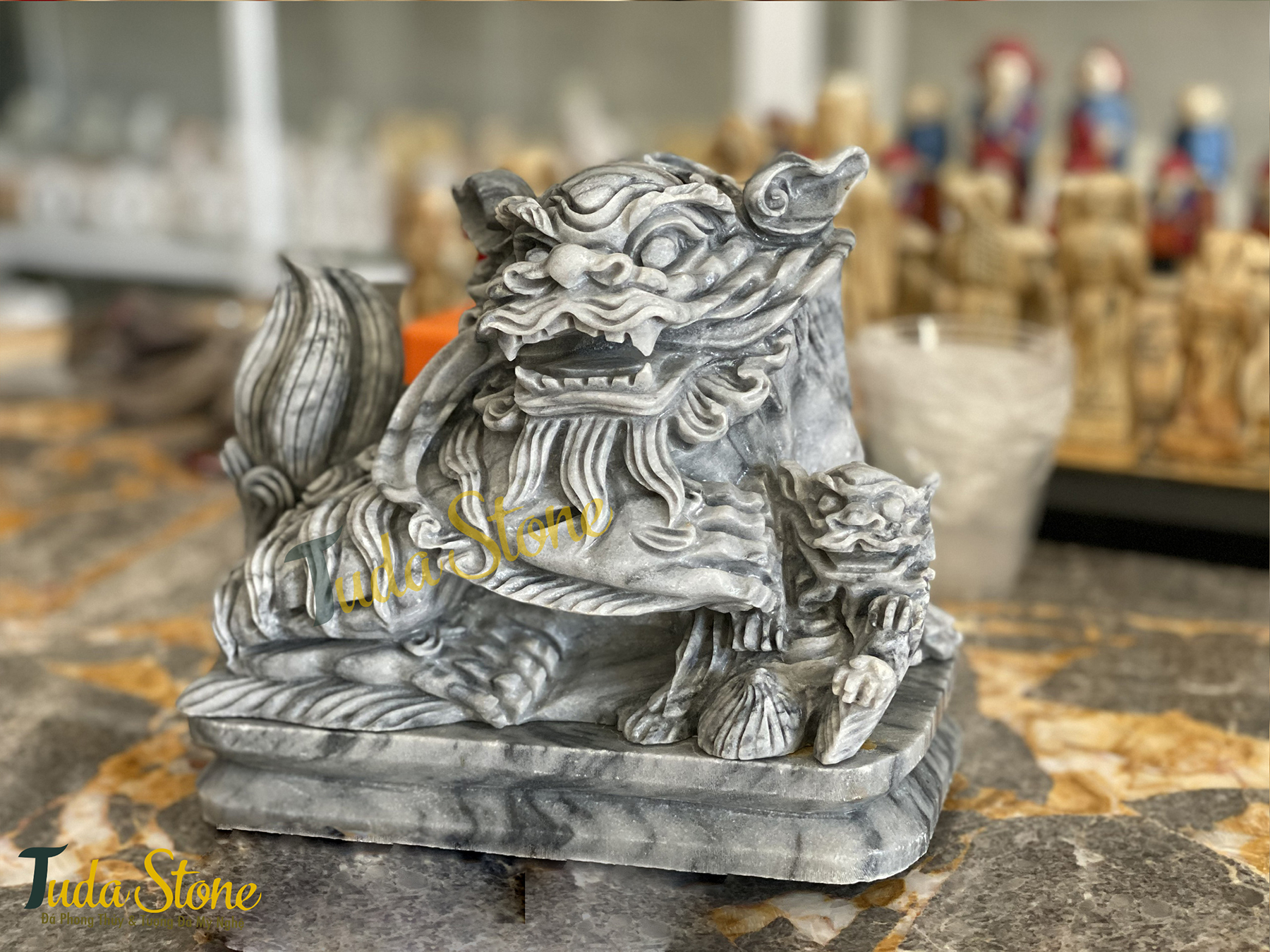 Tượng Nghê bằng Đá Cẩm Thạch Đen