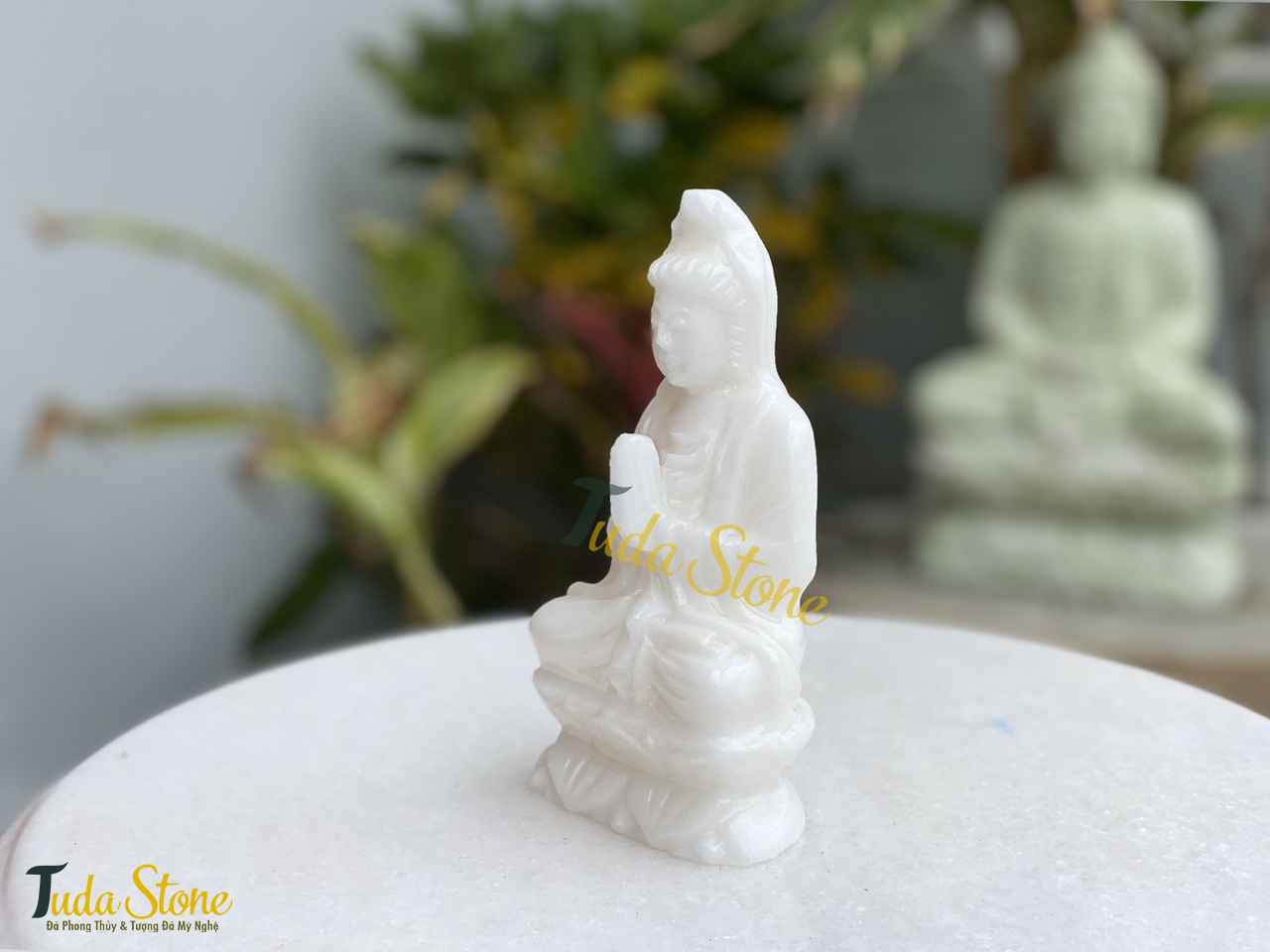 Tượng Phật Quan Âm ngồi chắp tay bằng Đá Cẩm Thạch Trắng