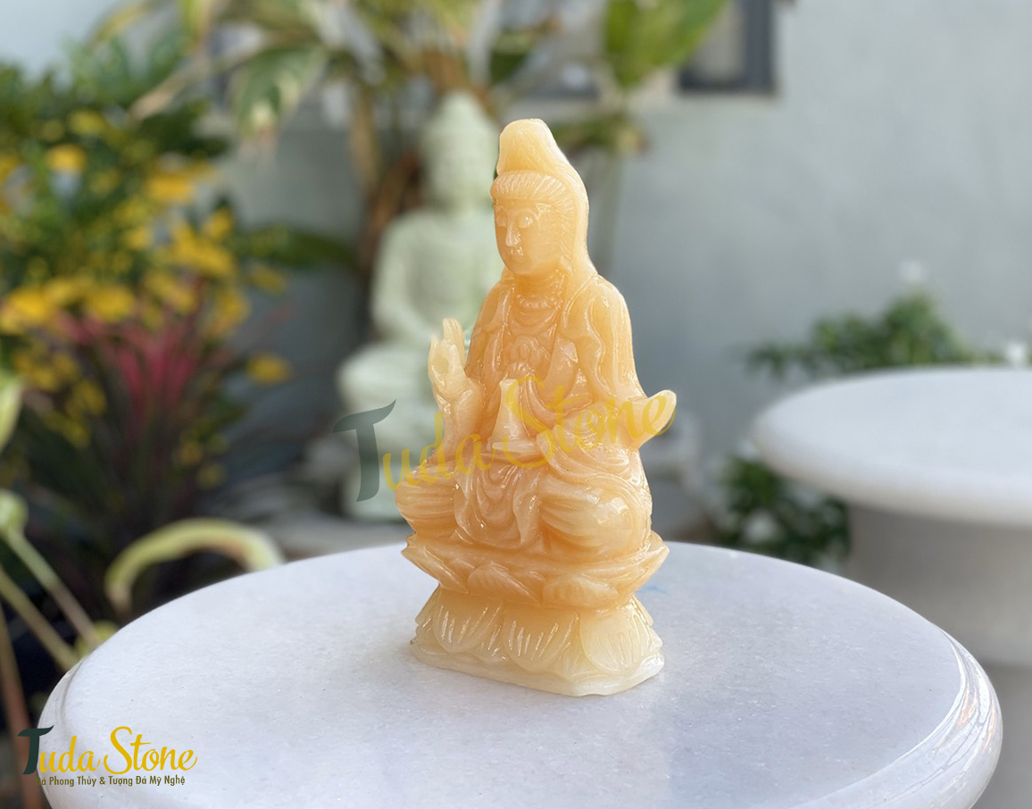 Tượng Phật Quan Âm ngồi thủ ấn bằng Đá Ngọc Hoàng Long