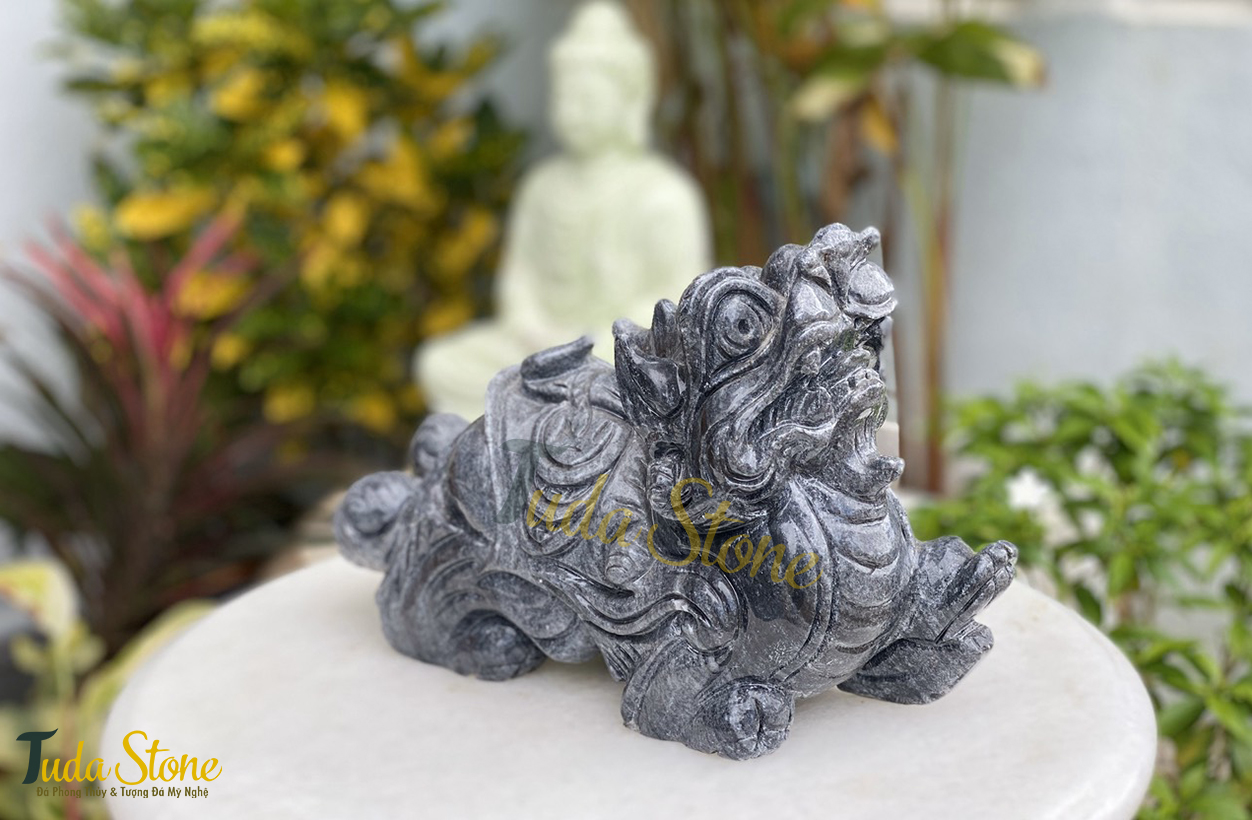 Tượng Tỳ Hưu bằng Đá Cẩm Thạch Đen 