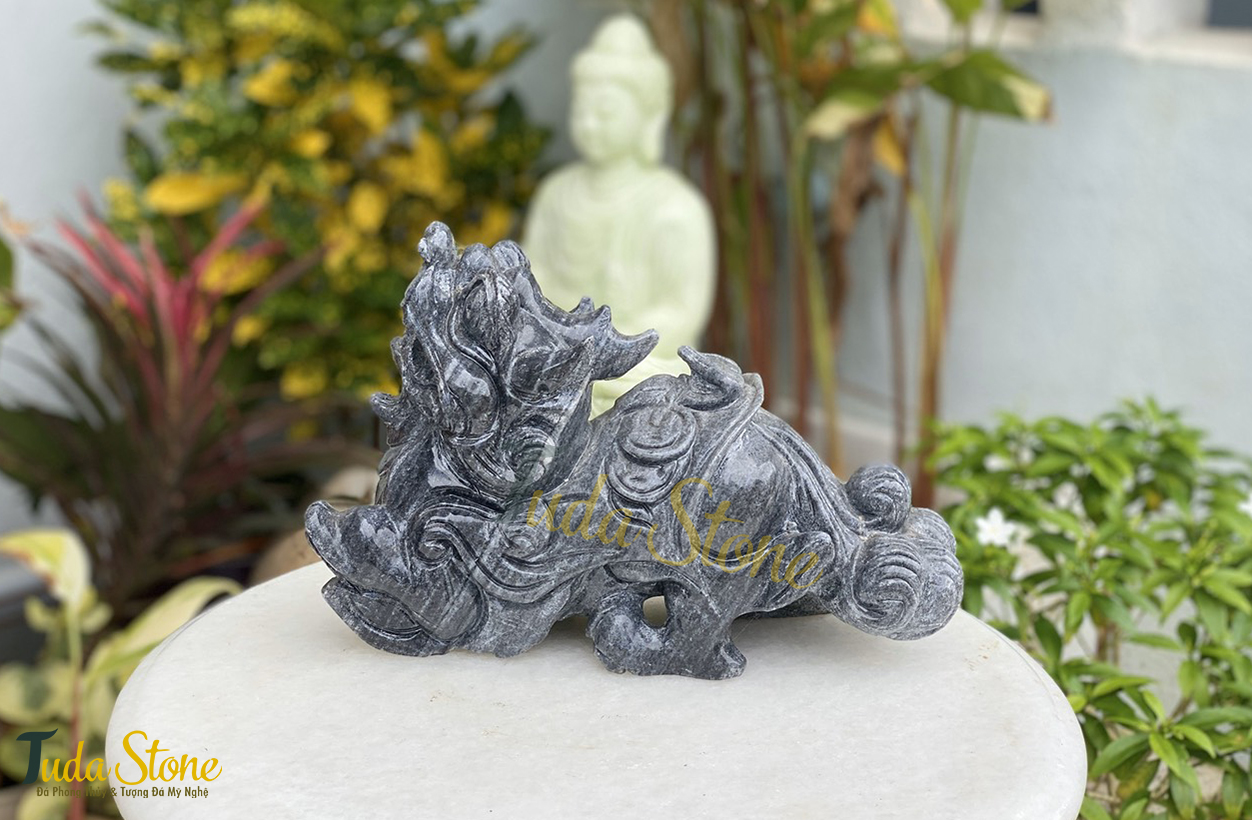 Tượng Tỳ Hưu bằng Đá Cẩm Thạch Đen 