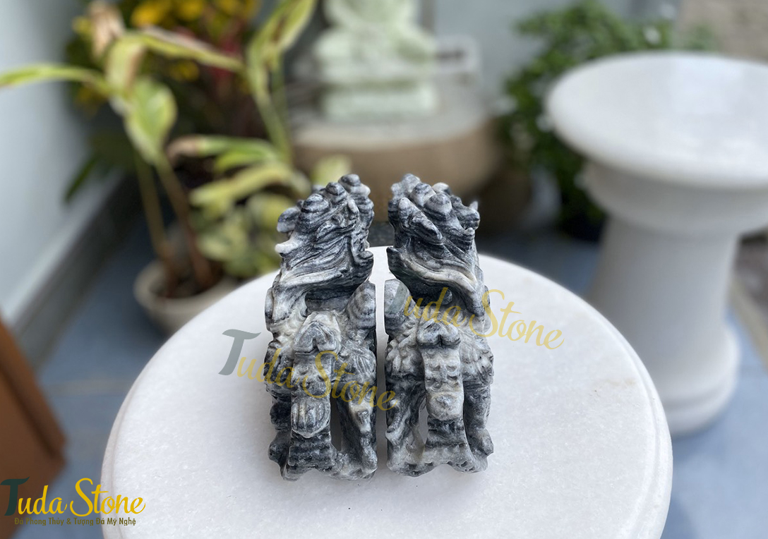 Tượng Tỳ Hưu bằng Đá Cẩm Thạch Đen (Vân Trắng)