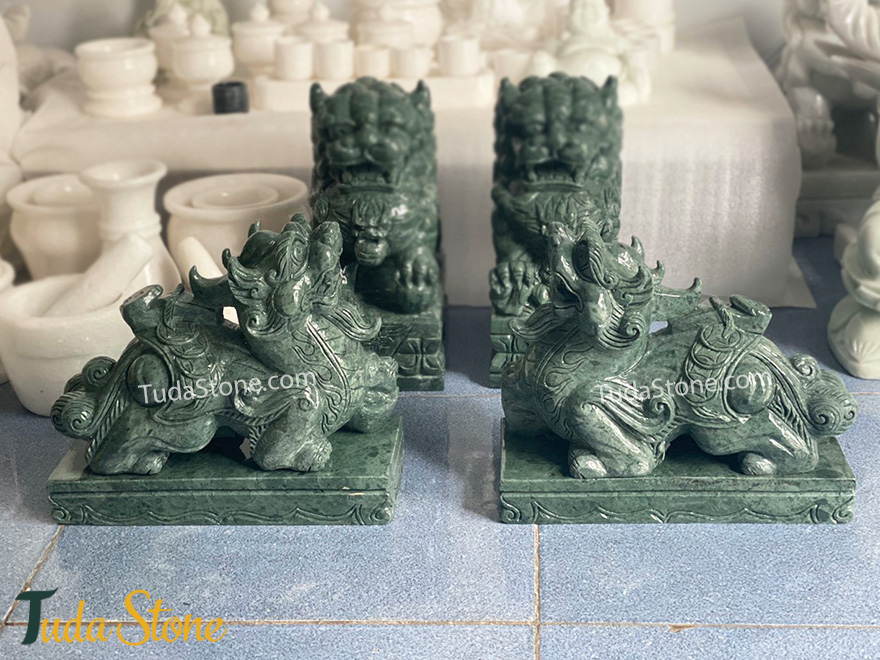 Tỳ hưu đá Ấn Độ xanh ngọc lục bảo đậm