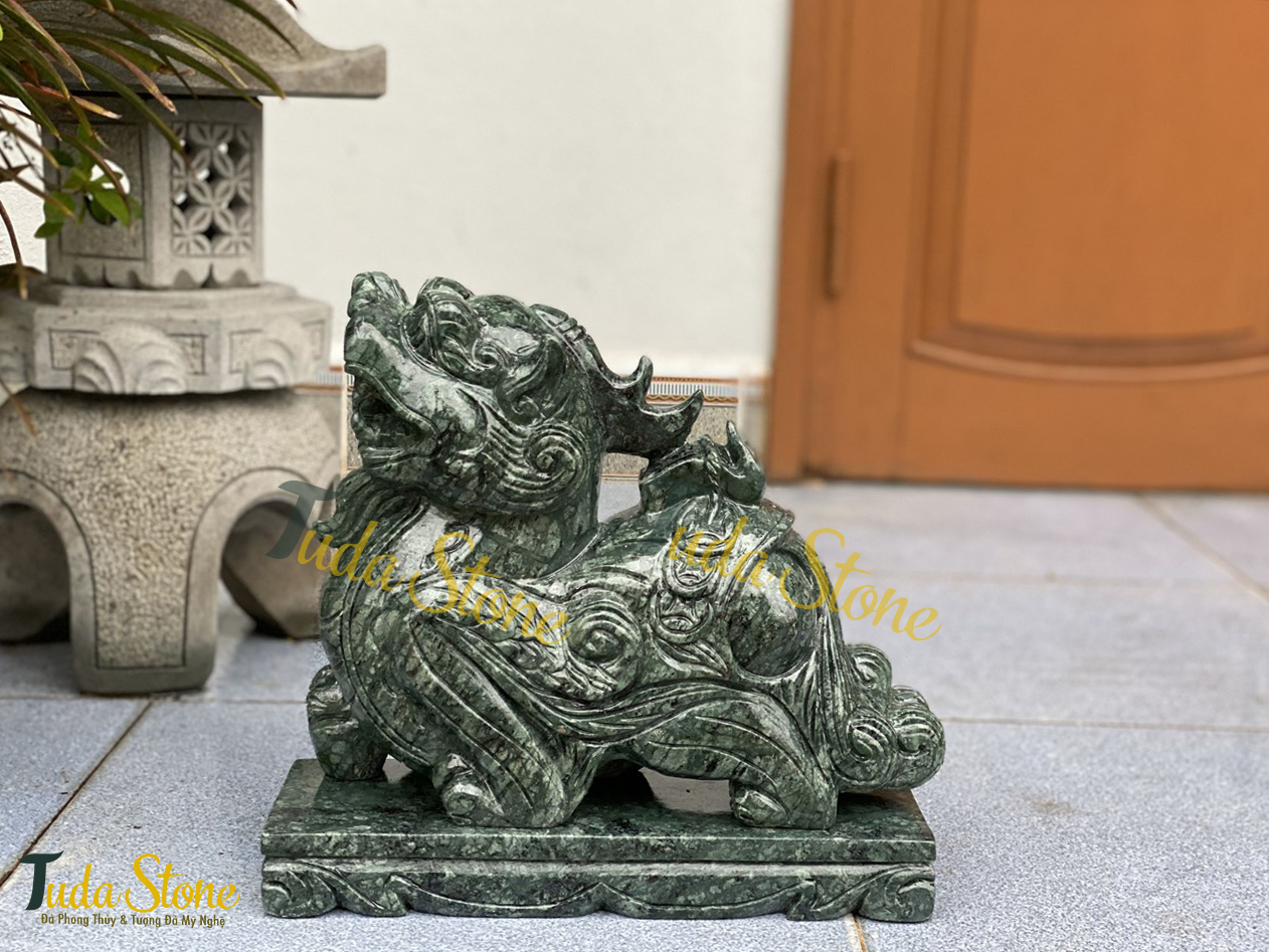 Tượng Tỳ Hưu bằng Đá Ngọc Xanh Ấn Độ