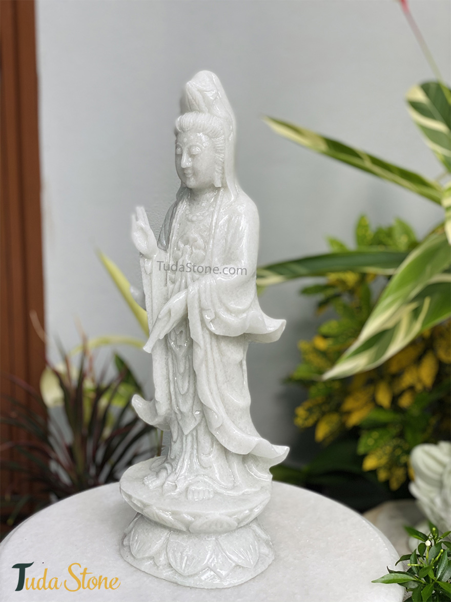 Tượng Phật Quan Âm đứng Đài Sen